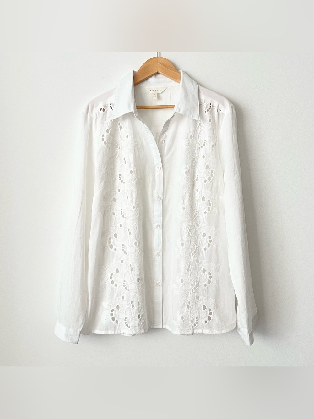 Adiva Women's White Floral Embroidered Blouse Size M Lightweight Cotton Summer